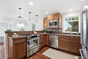 3020 14th Ave W, Seattle, WA 98119 - Photo 10