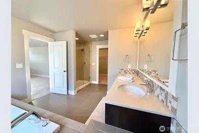 610 Field Place NE, Renton, WA 98059 - Photo 34