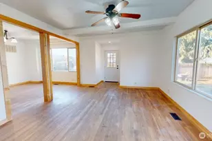 330 N Alder St, Burlington, WA 98233 - Photo 6