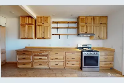 330 N Alder Street, Burlington, WA 98233 - Photo 2