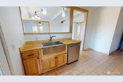 330 N Alder Street, Burlington, WA 98233 - Photo 4