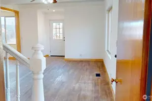 330 N Alder St, Burlington, WA 98233 - Photo 10