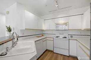 11130 SE 208th St, Kent, WA 98031 - Photo 10