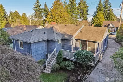 10333 Densmore Avenue N, Seattle, WA 98133 - Photo 34