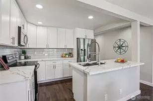 10333 Densmore Ave N, Seattle, WA 98133 - Photo 6