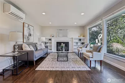 10333 Densmore Avenue N, Seattle, WA 98133 - Photo 4