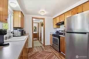 1107 S Spruce St, Burlington, WA 98233 - Photo 4