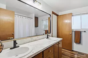 1107 S Spruce St, Burlington, WA 98233 - Photo 8