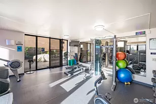 2100 3rd Ave, Seattle, WA 98121 - Photo 26