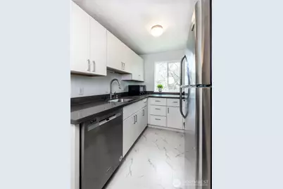 2100 N 106th #307, Seattle, WA 98133 - Photo 6