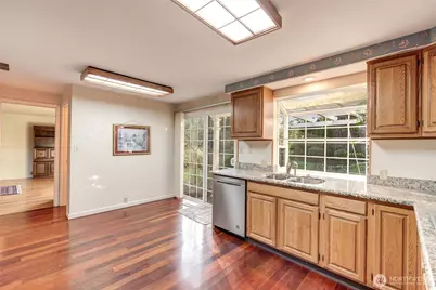 12201 SE 65th Place, Bellevue, WA 98006 - Photo 8