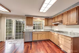 12201 SE 65th Pl, Bellevue, WA 98006 - Photo 10