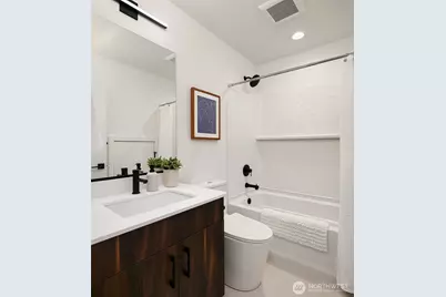 7426 2nd Avenue NE, Seattle, WA 98115 - Photo 6