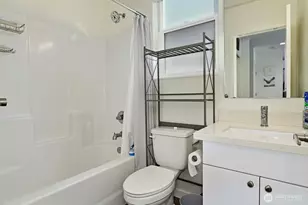 1017 NE 55th St, Seattle, WA 98105 - Photo 8