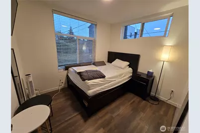 1017 NE 55th Street, Seattle, WA 98105 - Photo 14