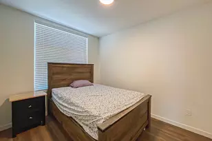 1017 NE 55th St, Seattle, WA 98105 - Photo 18