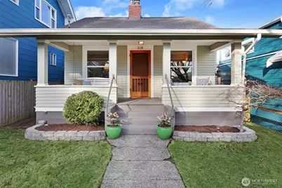 318 N 77th Street, Seattle, WA 98103 - Photo 2