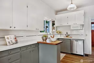 318 N 77th St, Seattle, WA 98103 - Photo 14