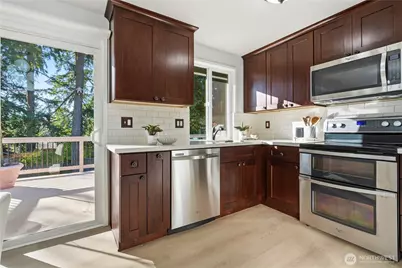 9211 NE 136th Pl, Kirkland, WA 98034 - Photo 8