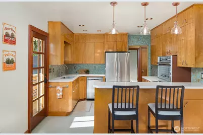 5217 5th Avenue NE, Seattle, WA 98105 - Photo 6