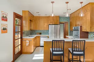 5217 5th Ave NE, Seattle, WA 98105 - Photo 6