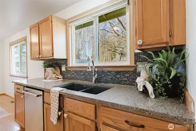 585 Poplar Place, Burlington, WA 98233 - Photo 12