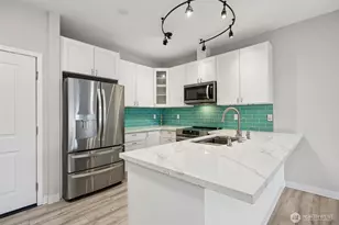 1736 10th Ave NE, Issaquah, WA 98029 - Photo 2