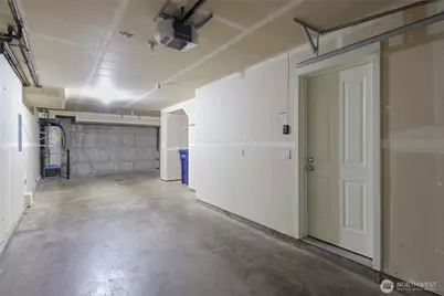 18258 NE 96th Way #101, Redmond, WA 98052 - Photo 24