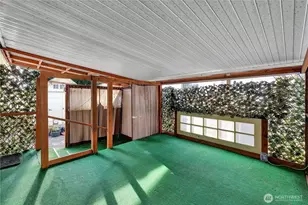 18425 NE 95th St, Redmond, WA 98052 - Photo 24