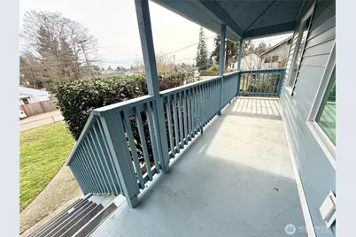 11049 18th Avenue SW, Seattle, WA 98146 - Photo 2