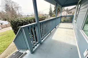 11049 18th Ave SW, Seattle, WA 98146 - Photo 2