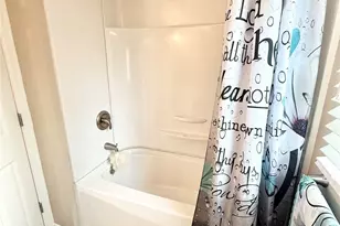 11049 18th Ave SW, Seattle, WA 98146 - Photo 10