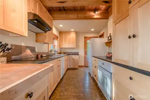 2516 Mill Ave, Bellingham, WA 98225 - Photo 6