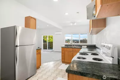 4205 34th Avenue S, Seattle, WA 98118 - Photo 6