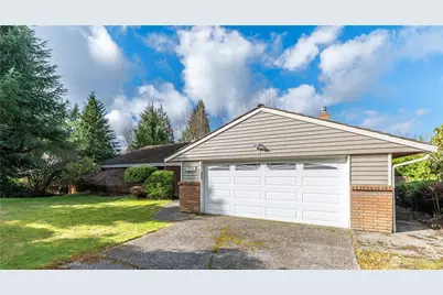 4717 149th Avenue SE, Bellevue, WA 98006 - Photo 2