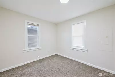 309 NW 3rd Avenue, Kelso, WA 98626 - Photo 10