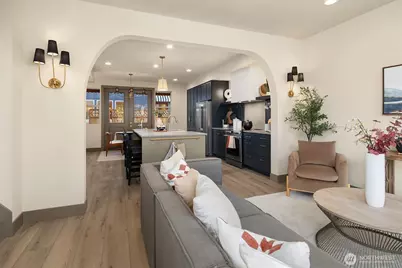 5037 25th Avenue SW, Seattle, WA 98106 - Photo 2