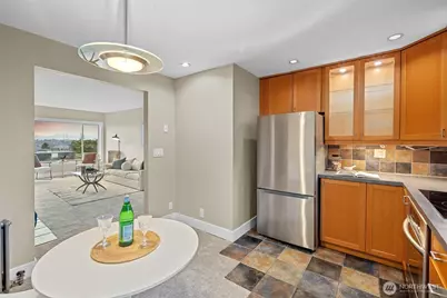 630 13th Avenue E #3, Seattle, WA 98102 - Photo 6