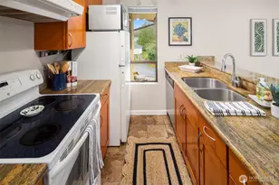 10330 SE 6th St, Bellevue, WA 98004 - Photo 6