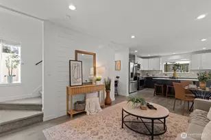 712 NW 95th St, Seattle, WA 98117 - Photo 2