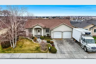 950 S Garden Drive, Moses Lake, WA 98837 - Photo 1