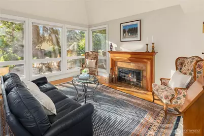 1708 Bellevue Way NE, Bellevue, WA 98004 - Photo 2