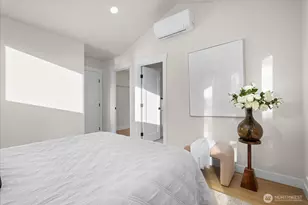 14308 Roslyn Pl N, Seattle, WA 98133 - Photo 16