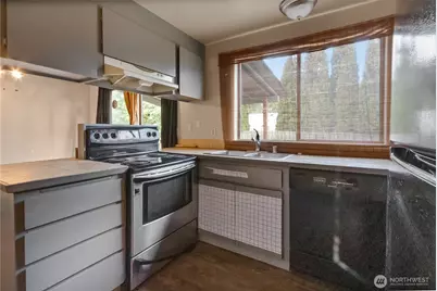 10214 8th Avenue S, Tacoma, WA 98444 - Photo 4