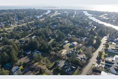 834 Whale Court SW, Ocean Shores, WA 98569 - Photo 12