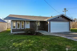 771 NE McBride Ct, Castle Rock, WA 98611 - Photo 2