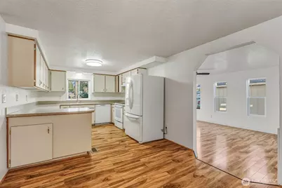 771 NE McBride Court, Castle Rock, WA 98611 - Photo 10