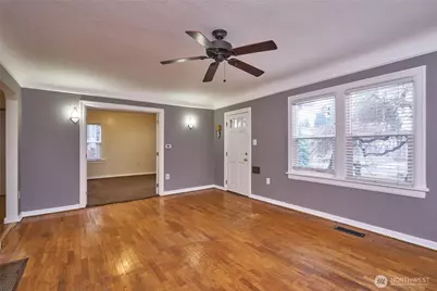 119 S 64th Street, Tacoma, WA 98408 - Photo 8