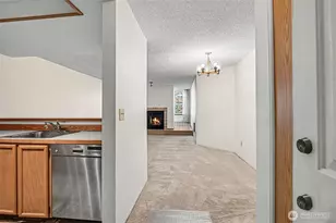 13717 Linden Ave N, Seattle, WA 98133 - Photo 4