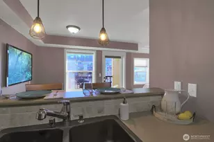 690 32nd St, Bellingham, WA 98225 - Photo 4